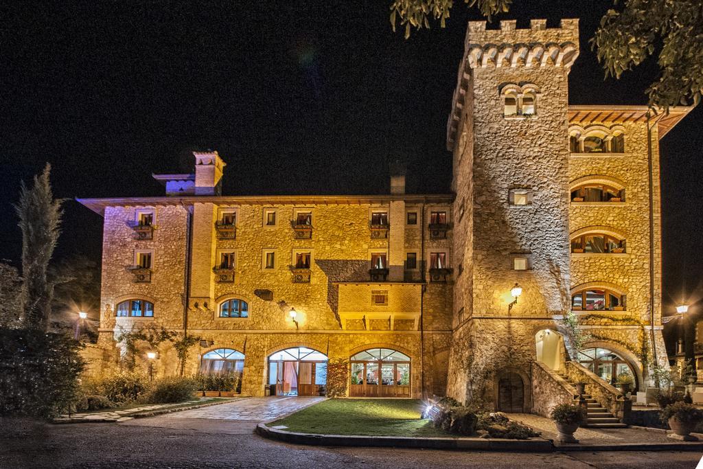 Le Gole Ristorante & Resort Челано Екстериор снимка
