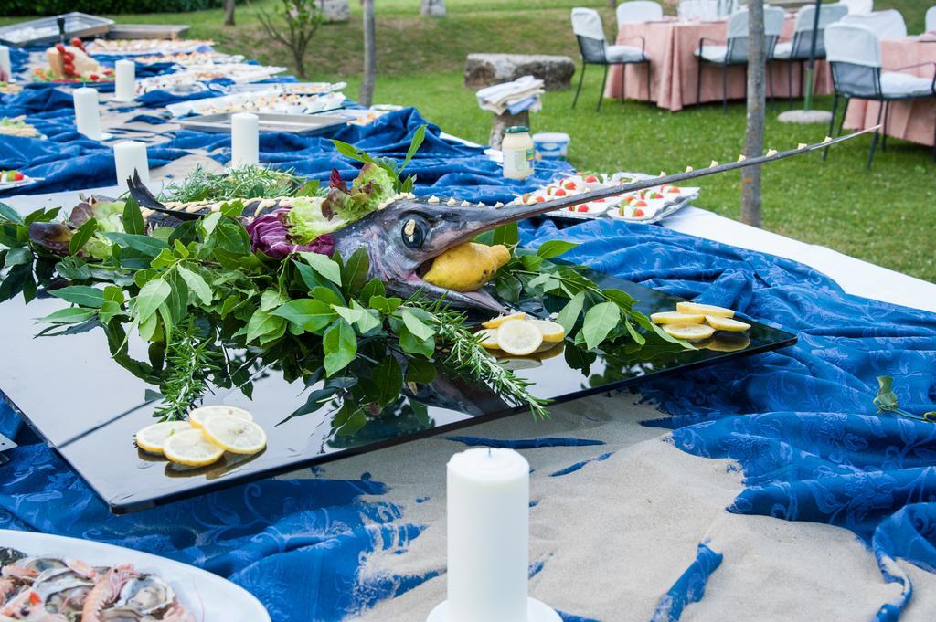 Le Gole Ristorante & Resort Челано Екстериор снимка