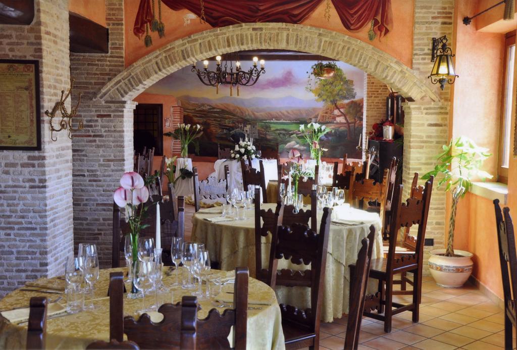 Le Gole Ristorante & Resort Челано Екстериор снимка