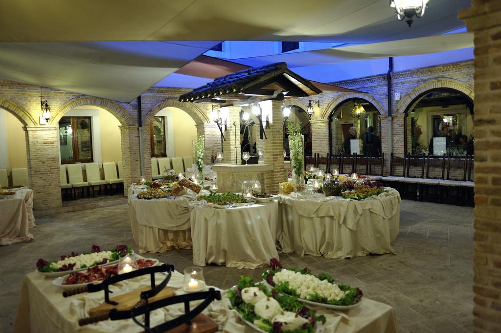 Le Gole Ristorante & Resort Челано Екстериор снимка